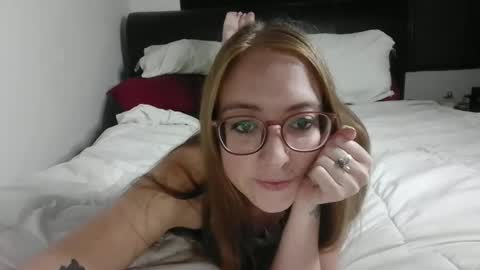 Snapshot of jilliangiselle chatting on May 15, 4:30 am jilliangiselle online show from May 15, 4:30 am
