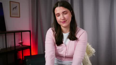 Snapshot of jillkittle chatting on November 8, 1:55 pm Mira online show from November 8, 1:55 pm