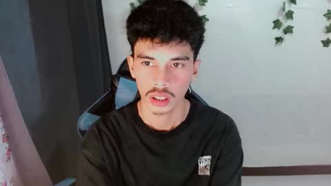 Snapshot of jim_cumxx chatting on October 1, 8:59 pm JIMBOY online show from October 1, 8:59 pm