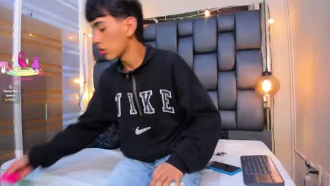 Jim  online show from November 4, 7:35 pm