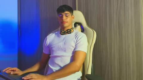 Jimmy Leeh online show from November 9, 3:38 am