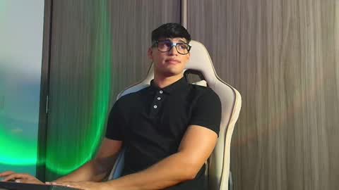 Jimmy Leeh online show from November 30, 5:11 am