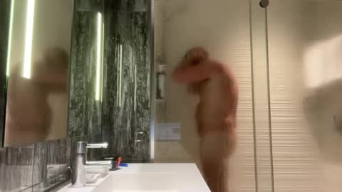 Dad of Three online show from January 24, 10:30 pm