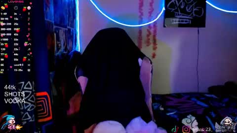 Snapshot of jinx_25 chatting on July 10, 1:43 am Jinx online show from July 10, 1:43 am