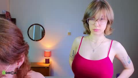Snapshot of jitoon_exe chatting on April 11, 4:33 pm Hey Guys We are Julia ginger Tina brunette online show from April 11, 4:33 pm