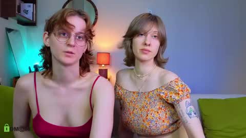 Snapshot of jitoon_exe chatting on April 16, 12:44 am Hey Guys We are Julia ginger Tina brunette online show from April 16, 12:44 am