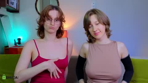 Snapshot of jitoon_exe chatting on May 3, 7:09 pm Hey Guys We are Julia ginger Tina brunette online show from May 3, 7:09 pm
