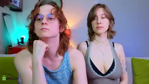 Snapshot of jitoon_exe chatting on May 7, 7:41 pm Hey Guys We are Julia ginger Tina brunette online show from May 7, 7:41 pm