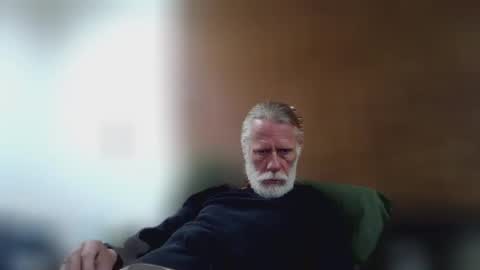 Snapshot of jizzmitten5 chatting on January 19, 3:32 am jizzmitten5 online show from January 19, 3:32 am