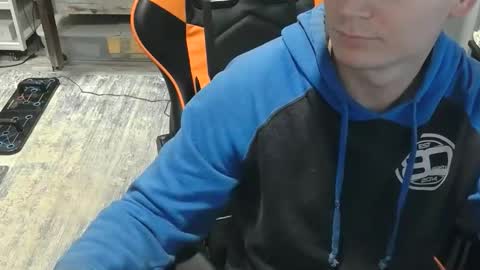 Snapshot of jjhynes402 chatting on October 31, 6:42 pm Jake online show from October 31, 6:42 pm