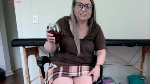 Nicole  Allen online show from May 20, 11:33 pm