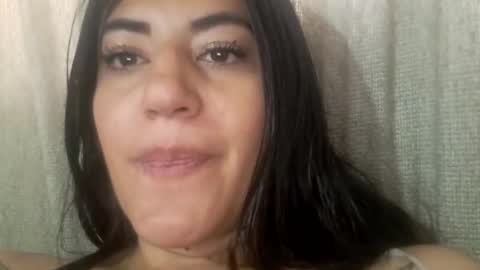 Snapshot of jjodie__ chatting on February 14, 4:59 pm luuuuuuuuuu online show from February 14, 4:59 pm