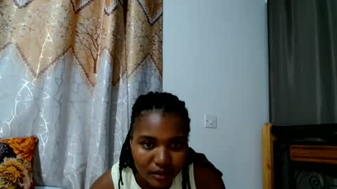 Snapshot of jjsecrets_ chatting on June 18, 9:52 pm JJ online show from June 18, 9:52 pm