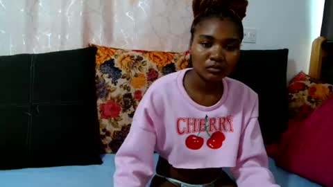 Snapshot of jjsecrets_ chatting on July 25, 9:40 am JJ online show from July 25, 9:40 am