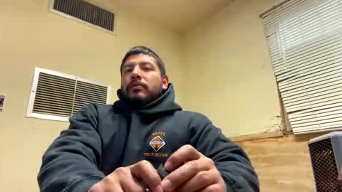 jjuarez5409 online show from February 1, 1:42 pm