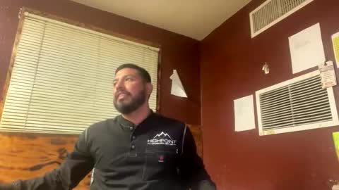 jjuarez5409 online show from March 17, 3:22 am