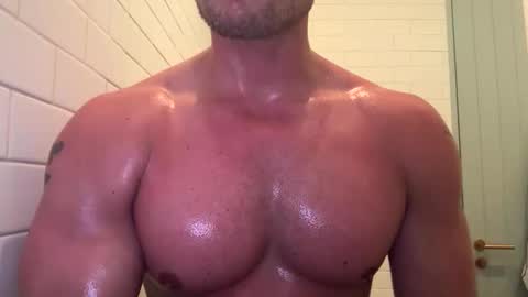 Snapshot of jkeeley792 chatting on June 1, 12:40 pm JK online show from June 1, 12:40 pm