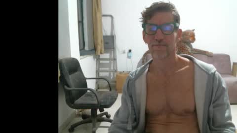 jlmbud online show from November 28, 7:38 pm