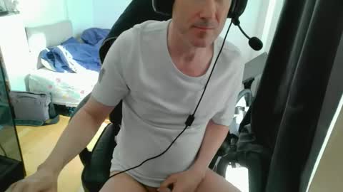 Snapshot of jman2025839798 chatting on April 30, 7:14 am jman2025839798 online show from April 30, 7:14 am