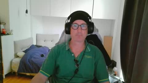 Snapshot of jman2025839798 chatting on May 11, 1:39 pm jman2025839798 online show from May 11, 1:39 pm