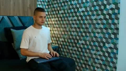 Snapshot of joaho_fernandez chatting on April 25, 9:12 pm Joao online show from April 25, 9:12 pm