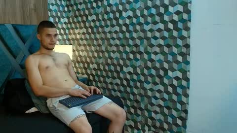 Snapshot of joaho_fernandez chatting on April 30, 9:41 pm Joao online show from April 30, 9:41 pm