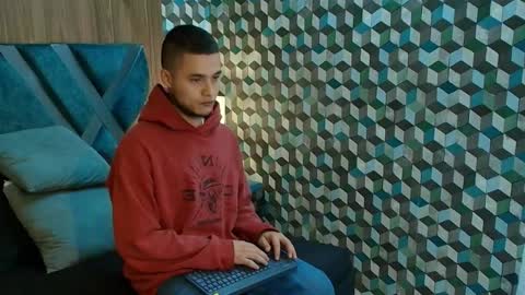Snapshot of joaho_fernandez chatting on May 2, 9:42 pm Joao online show from May 2, 9:42 pm