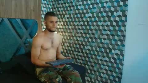Snapshot of joaho_fernandez chatting on May 12, 10:51 pm Joao online show from May 12, 10:51 pm
