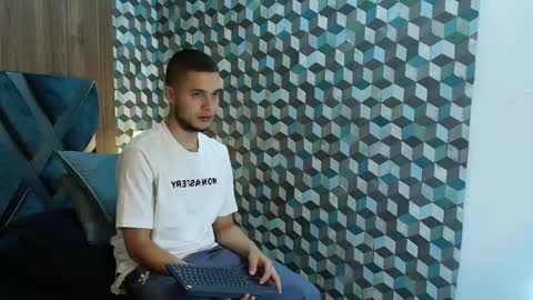 Snapshot of joaho_fernandez chatting on May 15, 9:44 pm Joao online show from May 15, 9:44 pm