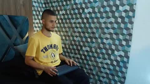Snapshot of joaho_fernandez chatting on May 17, 9:11 pm Joao online show from May 17, 9:11 pm