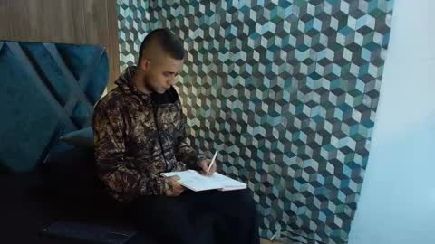 Snapshot of joaho_fernandez chatting on May 18, 8:58 pm Joao online show from May 18, 8:58 pm