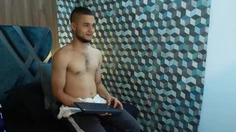 Snapshot of joaho_fernandez chatting on May 20, 10:05 pm Joao online show from May 20, 10:05 pm