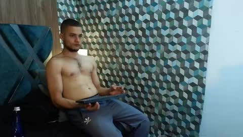 Snapshot of joaho_fernandez chatting on May 21, 11:34 pm Joao online show from May 21, 11:34 pm