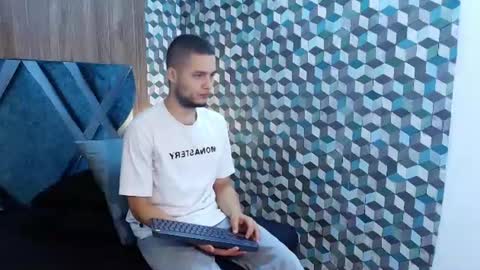 Snapshot of joaho_fernandez chatting on June 19, 10:13 pm Joao online show from June 19, 10:13 pm