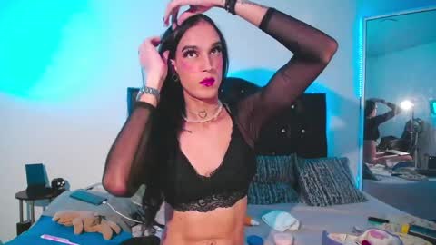 Joa Isaza     online show from April 19, 7:29 am