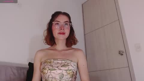 Snapshot of joan_didion chatting on December 10, 5:39 am Joan Didion online show from December 10, 5:39 am