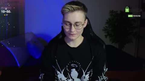 J online show from December 5, 7:10 pm