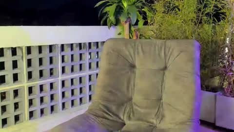 Snapshot of joan_saenz chatting on December 25, 5:37 am JOAN SAENZ online show from December 25, 5:37 am