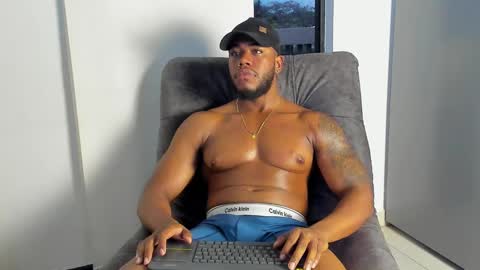 Snapshot of joan_saenz chatting on December 29, 11:18 pm JOAN SAENZ online show from December 29, 11:18 pm