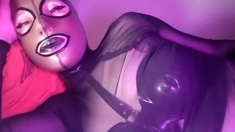 Snapshot of joanesxfree chatting on January 9, 11:02 pm The sweetest toy online show from January 9, 11:02 pm