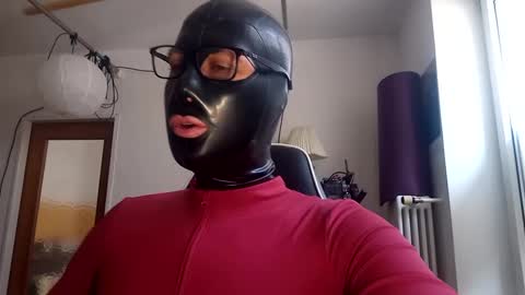 Snapshot of joanesxfree chatting on February 18, 11:55 am The sweetest toy online show from February 18, 11:55 am