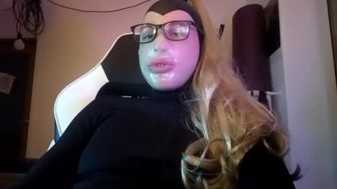 Snapshot of joanesxfree chatting on March 3, 11:24 pm The sweetest toy online show from March 3, 11:24 pm