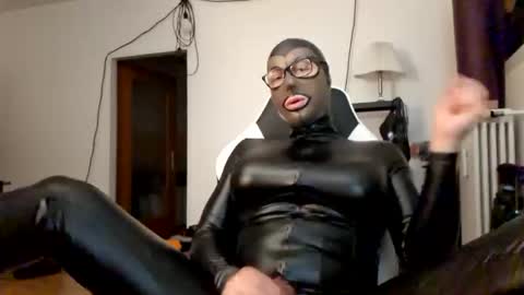 Snapshot of joanesxfree chatting on September 20, 8:54 pm The sweetest toy online show from September 20, 8:54 pm