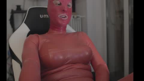 Snapshot of joanesxfree chatting on September 29, 7:30 pm The sweetest toy online show from September 29, 7:30 pm