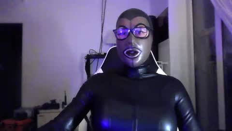 Snapshot of joanesxfree chatting on October 25, 6:02 pm The sweetest toy online show from October 25, 6:02 pm