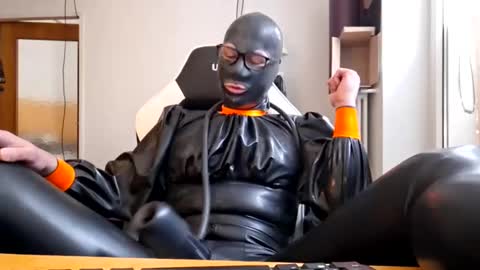 Snapshot of joanesxfree chatting on January 11, 2:22 pm The sweetest toy online show from January 11, 2:22 pm