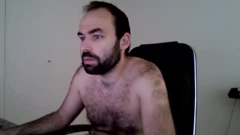 Snapshot of joaodias_18 chatting on April 13, 12:21 pm joaodias_18 online show from April 13, 12:21 pm