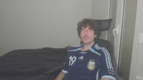 Snapshot of joaquin420_hot chatting on February 10, 3:32 am joaquin420_hot online show from February 10, 3:32 am