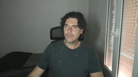 Snapshot of joaquin420_hot chatting on April 25, 6:16 am joaquin420_hot online show from April 25, 6:16 am