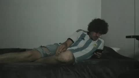 Snapshot of joaquin420_hot chatting on April 27, 6:50 pm joaquin420_hot online show from April 27, 6:50 pm
